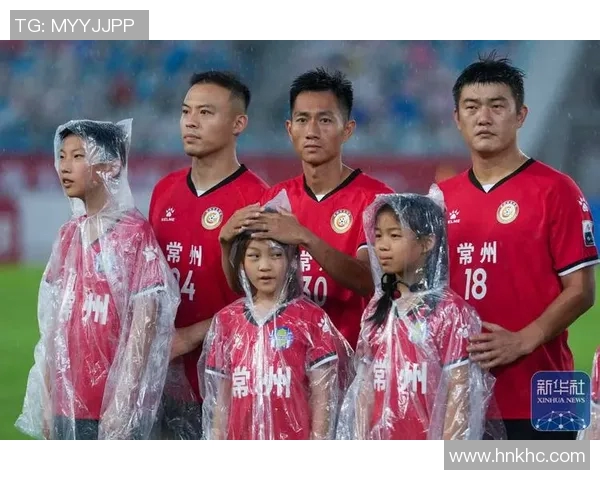 双胞胎足球梦：两位长相酷似的明星如何改变命运与友情