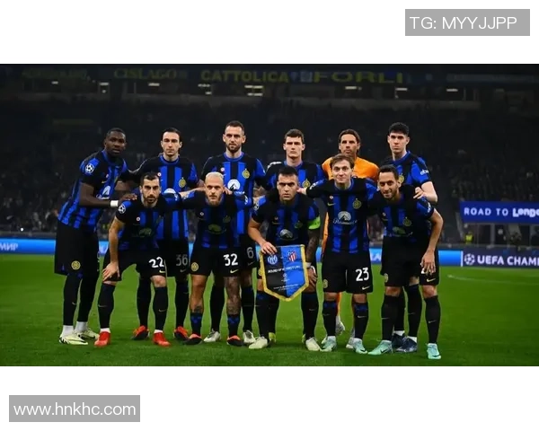 足球明星激情庆祝瞬间壁纸图集尽显运动魅力与热血沸腾的赛场氛围 足球明星激情庆祝瞬间壁纸图集尽显运动魅力与热血沸腾的赛场氛围